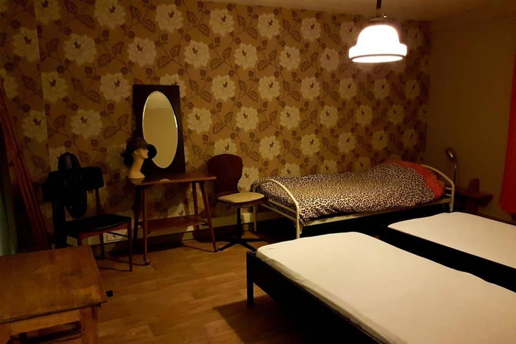 Vakantiewoning In Mol Centrum Met Eigen Bar "Casacuriosa" ภายนอก รูปภาพ