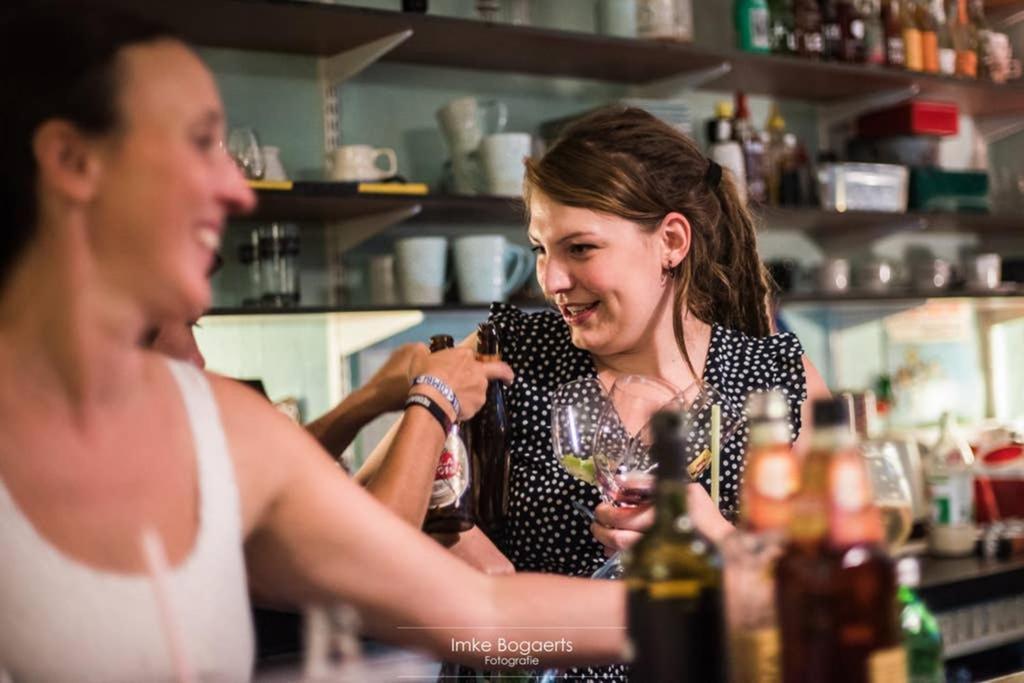 Vakantiewoning In Mol Centrum Met Eigen Bar "Casacuriosa" ภายนอก รูปภาพ